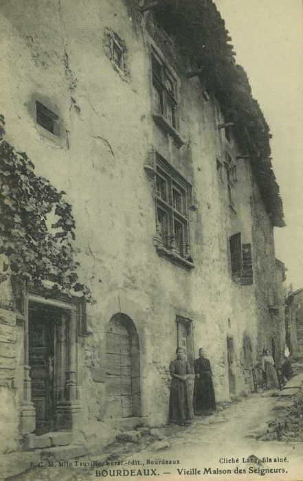 Maison : Façade sur rue, vue générale