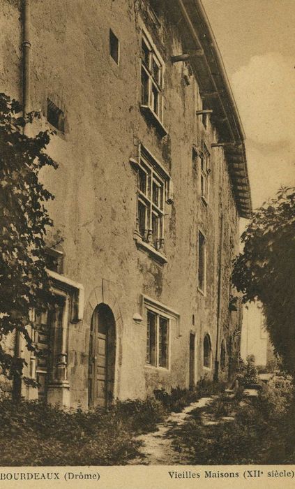 Maison : Façade sur rue, vue générale