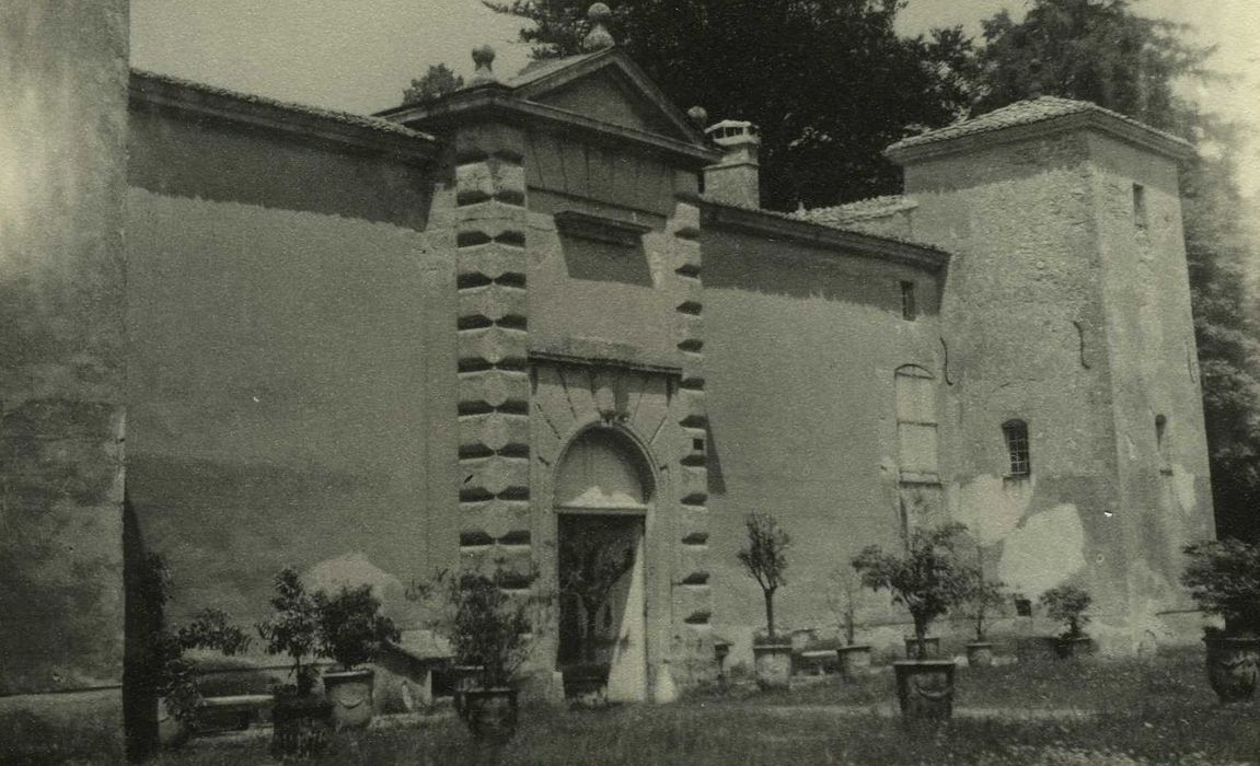 Château du Bourg : Ensemble est, vue partielle