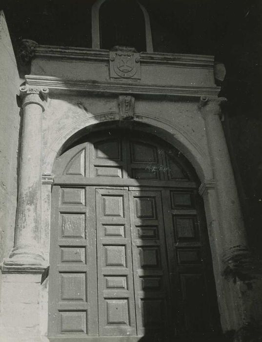 Chapelle des Cordeliers (ancienne) : Portail d’entrée, vue générale