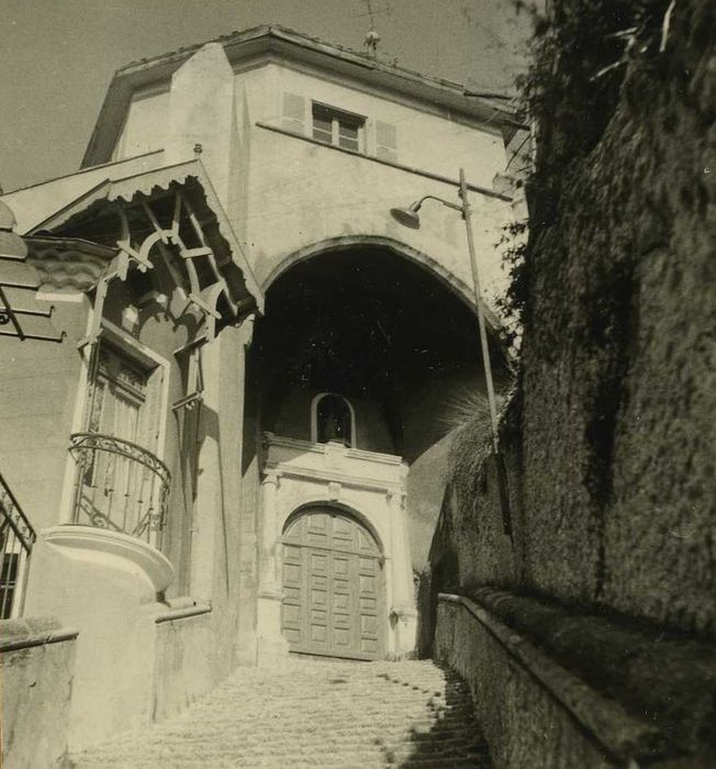 Chapelle des Cordeliers (ancienne) : Façade est, vue partielle