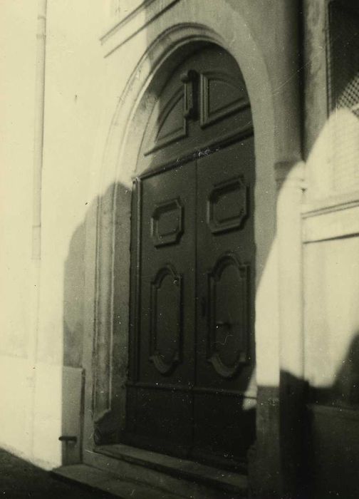 Couvent des Cordeliers : Porte d’accès sur rue, vue générale