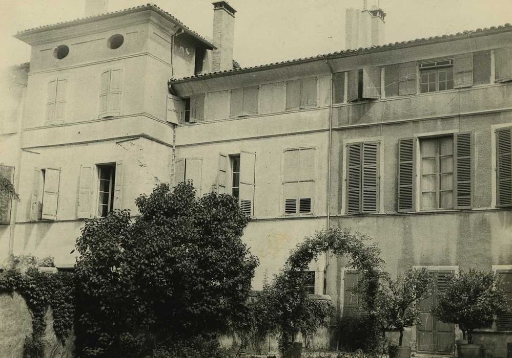 Hôtel de Pluvinel (ancien) : Façade sur jardin, vue générale