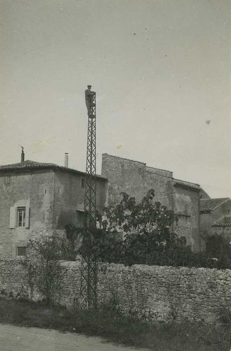 Prieuré (ancien) : Pigeonnier, vue générale