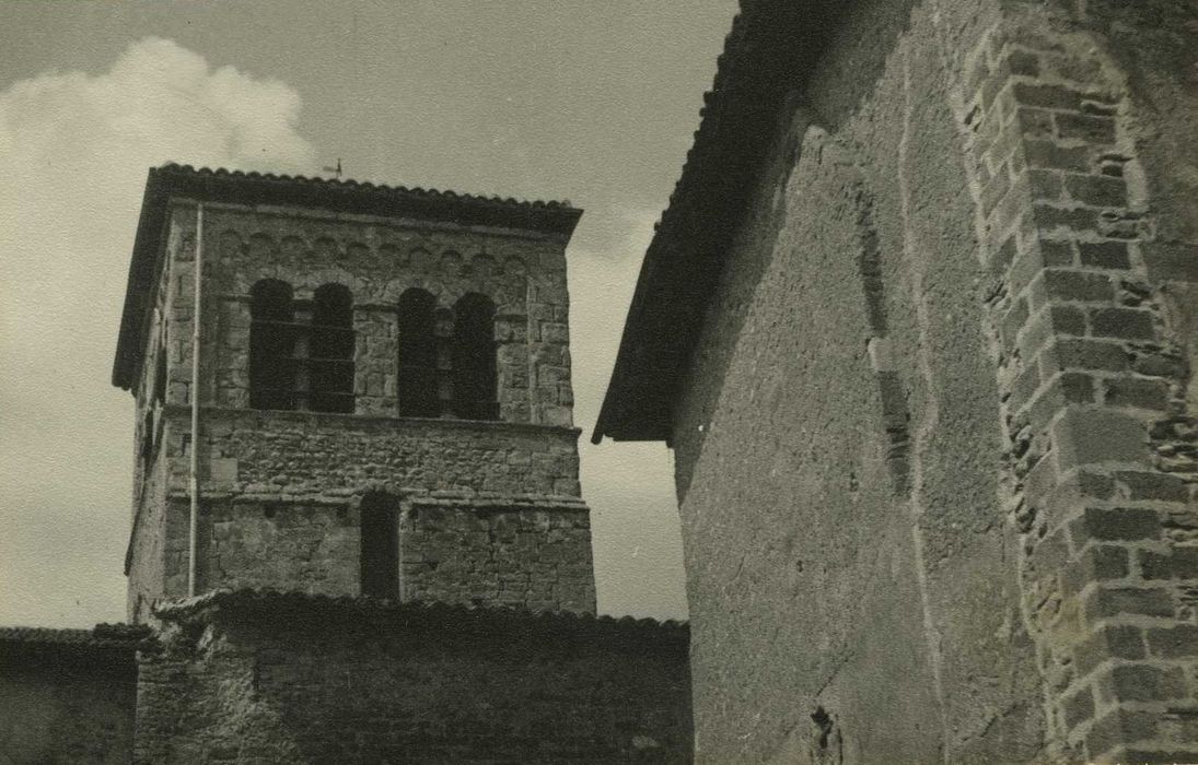 Eglise : Clocher, vue générale