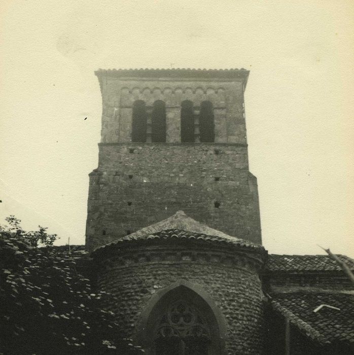 Eglise : Clocher, élévation est, vue générale