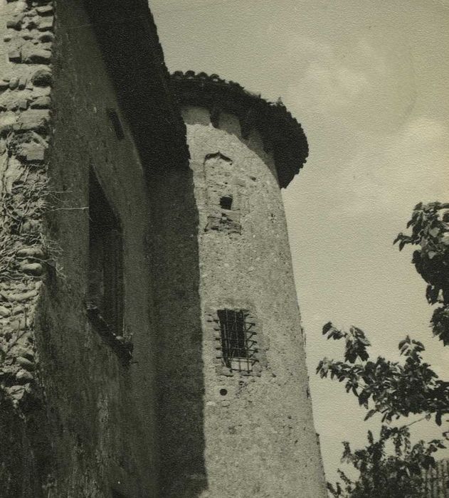 Prieuré (ancien) : Tour sud-est, vue partielle