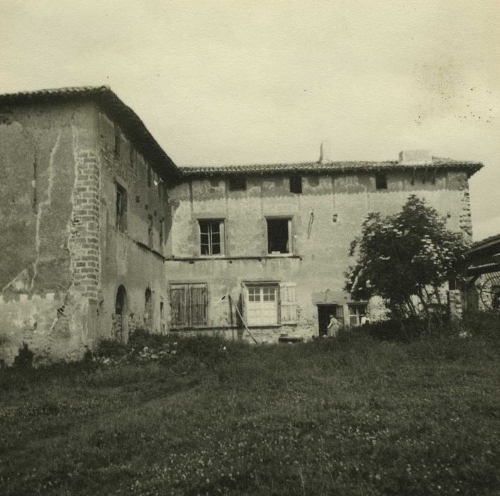 Prieuré (ancien) : Façades sud et ouest, vue générale