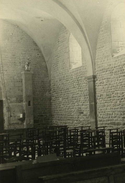 Eglise Sainte-Agnès : Nef, vue partielle