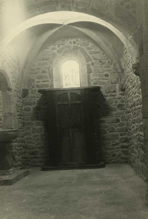 Eglise Sainte-Agnès : Nef, vue partielle