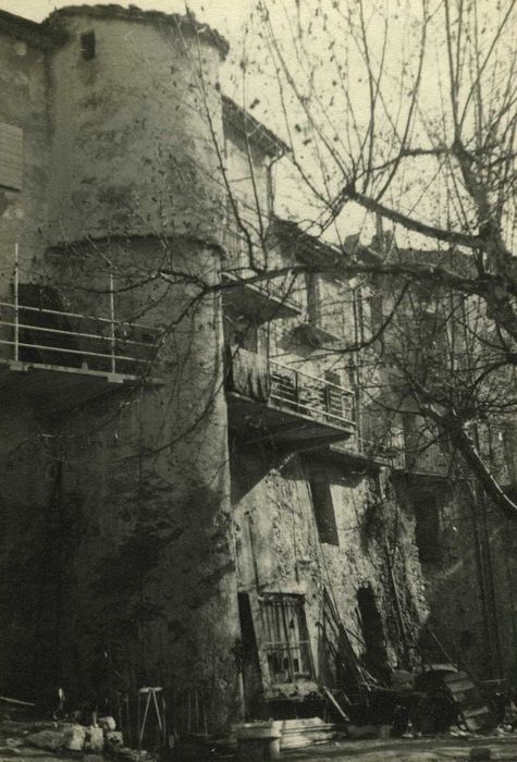 Château Vieux (ancien château Delphinal) : Vue partielle des anciens remparts