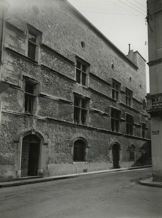 Maison dite de Diane de Poitiers : Façade sur rue, vue générale