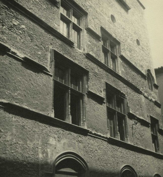 Maison dite de Diane de Poitiers : Façade sur rue, vue générale