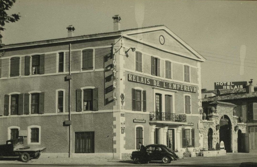 Relais de l’Empereur (ancien hôtel de la Poste) : Façades sur rue, vue générale