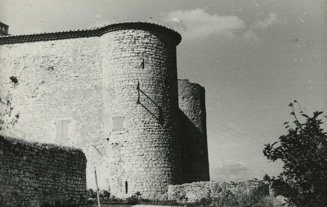 Château : Façade non localisée, vue partielle