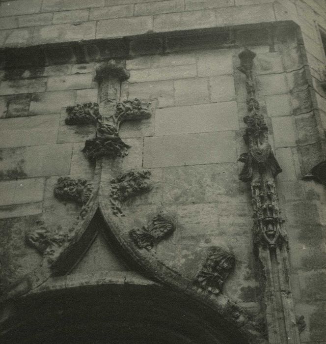 Château : Tour d’escalier, détail