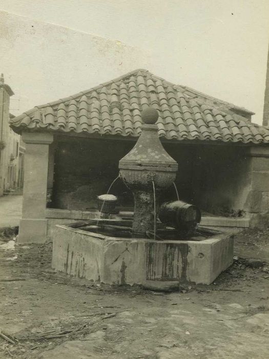 Fontaine publique : Vue générale