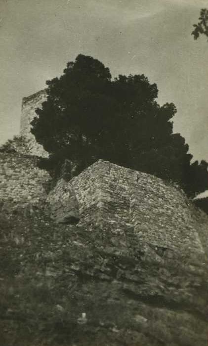 Château (ancien) : Vue partielle des ruines