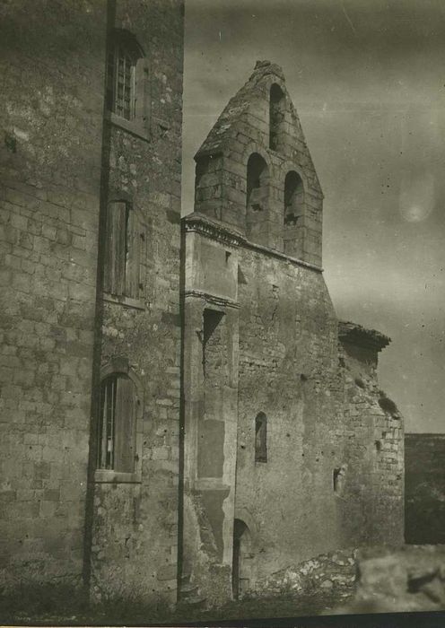 Château (ancien) : Vue partielle des ruines