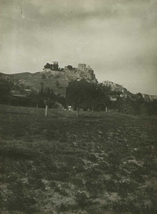 Château (ancien) : Vue générale du château dans son environnement