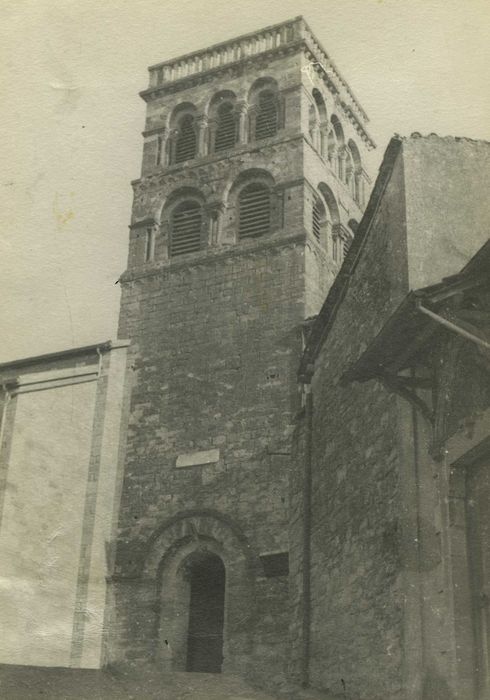 Eglise collégiale : Façade occidentale, vue générale