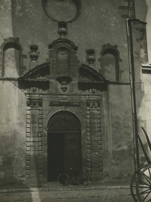 Chapelle des Cordeliers (ancienne) : Portail d’accès sur rue, vue générale