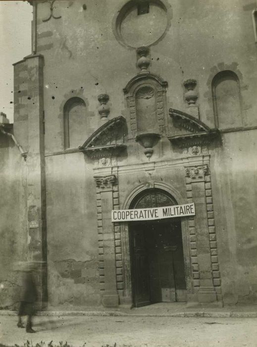 Chapelle des Cordeliers (ancienne) : Façade sud, vue partielle