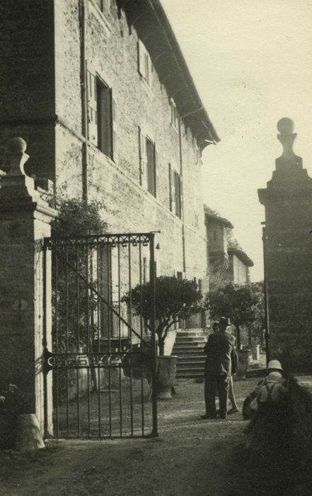 Domaine de Murat-Fontlozier : Grilles d’accès nord, vue générale