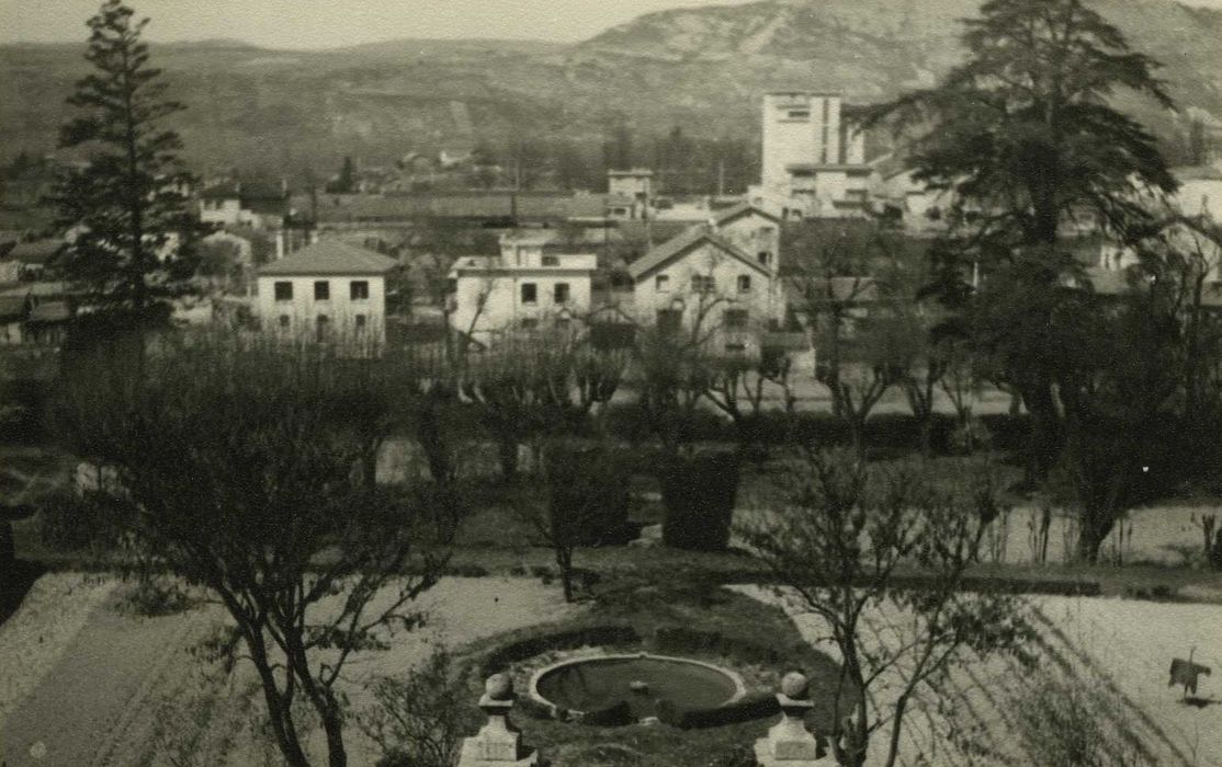 Domaine de Murat-Fontlozier : Vue générale des jardins sud