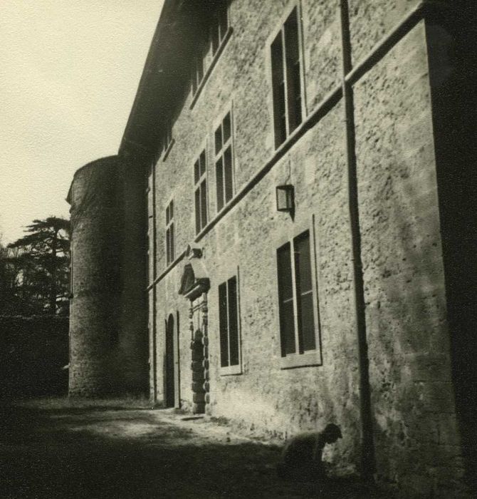 Domaine de Murat-Fontlozier : Façade est, vue partielle