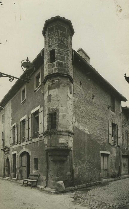 Maison : Façades sur rue, vue générale