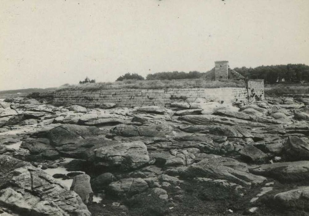 Fort du Cabellou : Vue générale du fort dans son environnement