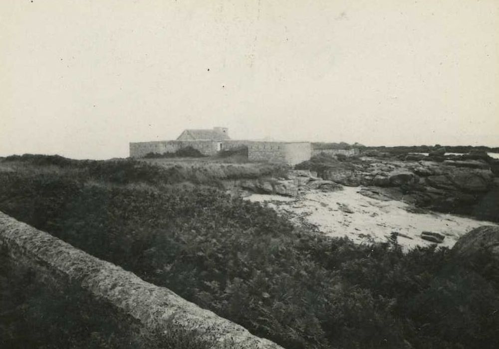 Fort du Cabellou : Vue générale du fort dans son environnement