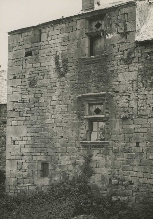 Ancien manoir de la Forêt, à Kerfeunten : Logis, vue partielle de la façade postérieure