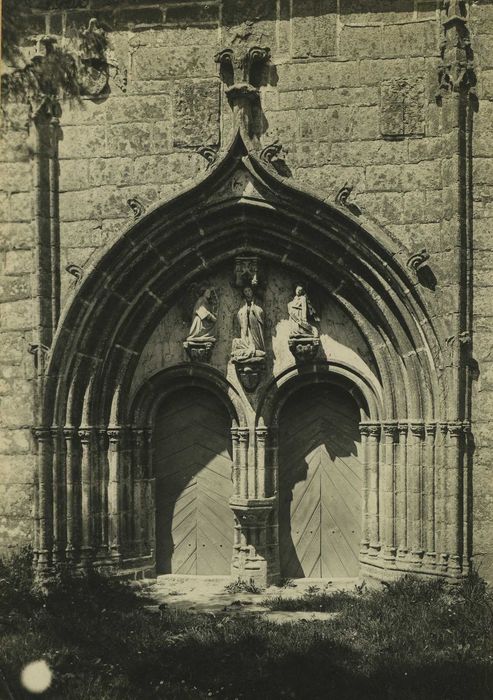 Chapelle Notre-Dame de Quilinen : Portail sud, vue générale