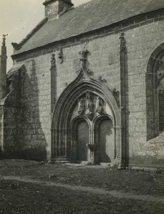 Chapelle Notre-Dame de Quilinen : Portail sud, vue générale