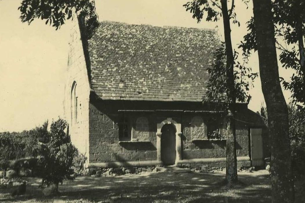 Ancienne église Saint-Aurélien, au Vieux Bourg : Façade est, vue générale