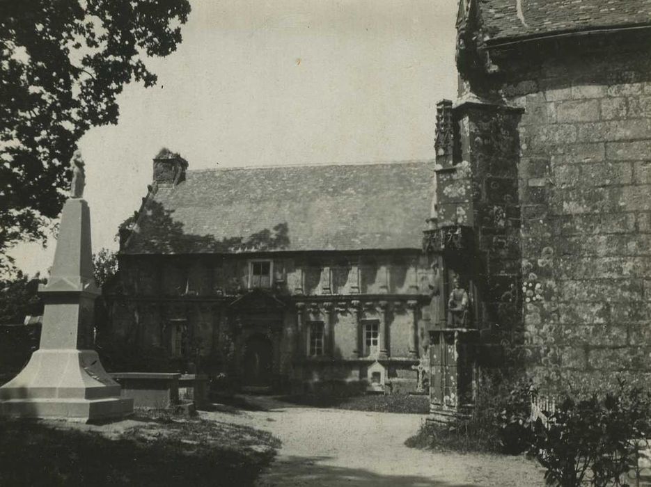 Eglise Notre-Dame : Ossuaire, vue générale