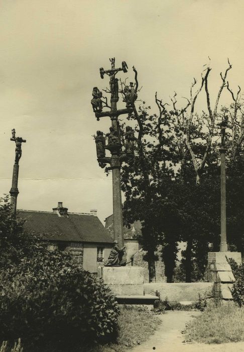 Eglise Notre-Dame : Calvaire, vue générale