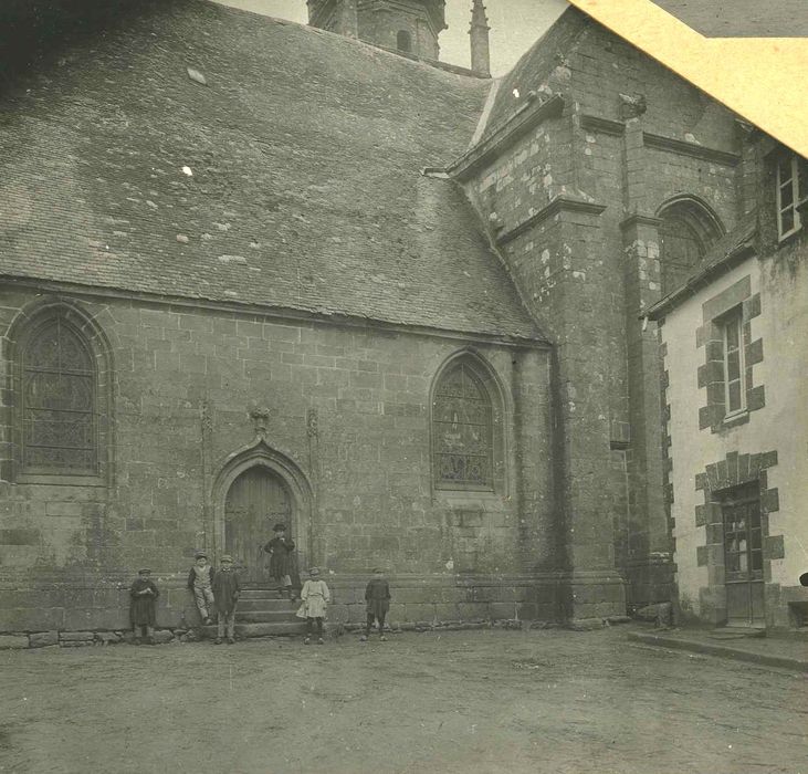 Chapelle de la Clarté : Façade latérale sud, vue partielle