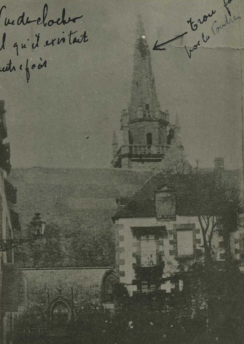 Chapelle de la Clarté : Façade latérale sud, vue partielle