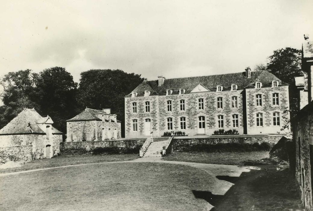 Château de Léhélec : Ensemble sud, vue générale