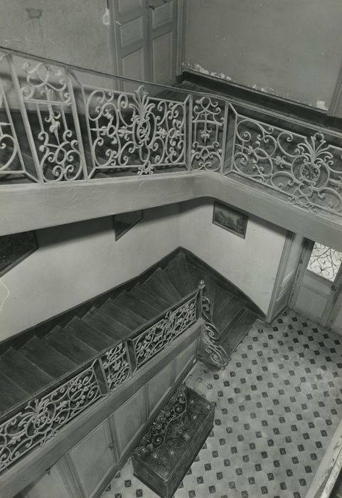 Château de Léhélec : Escalier monumental, vue générale