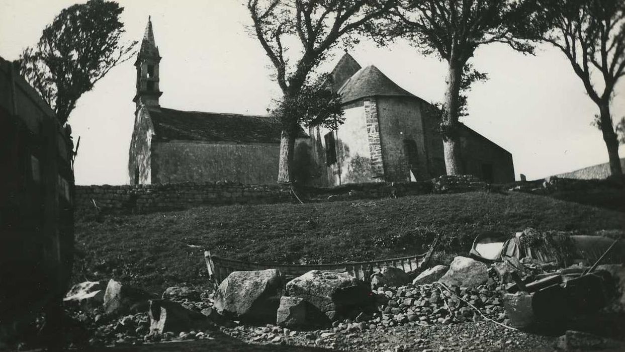 Chapelle Saint-Cado : Façade latérale sud, vue générale