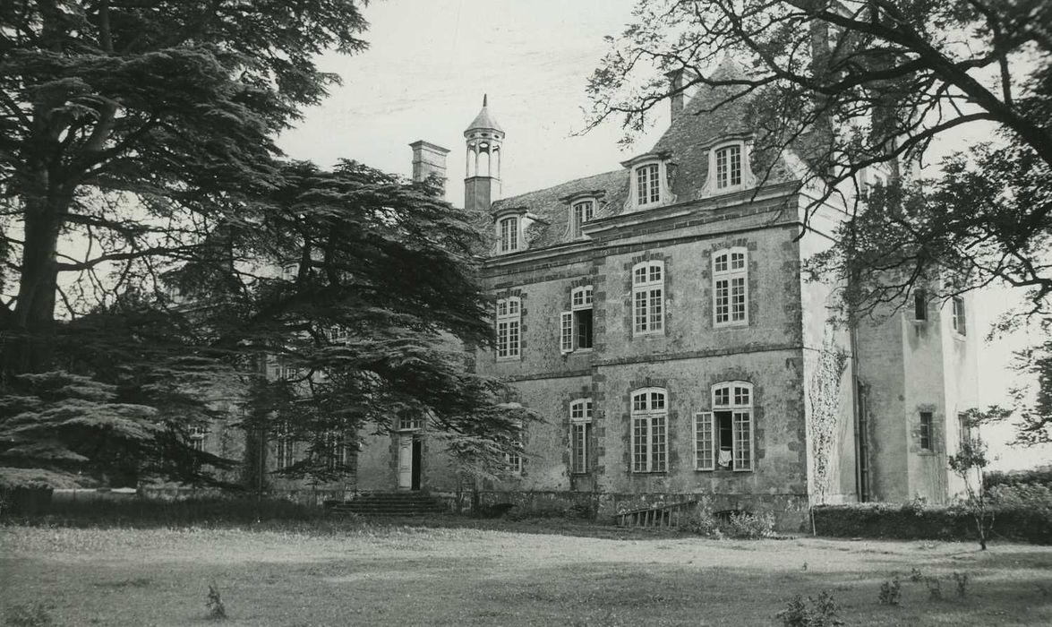 Château de Trémoar : Façade nord-est, vue partielle