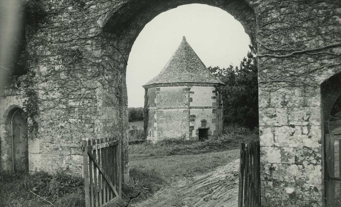 Château de Trémoar : Pigeonnier, vue générale