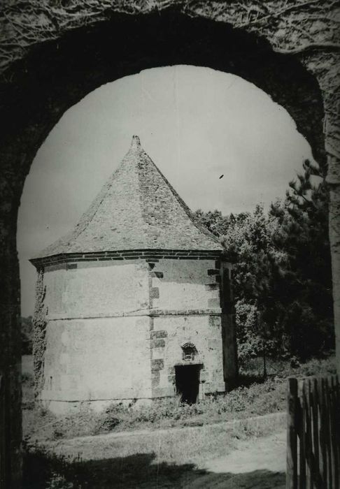 Château de Trémoar : Pigeonnier, vue générale