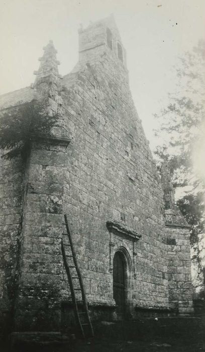 Chapelle Notre-Dame de Kerdroguen : Façade occidentale, vue générale