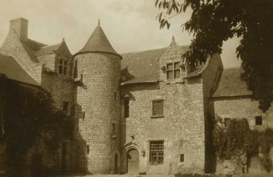 Manoir de Kerléguen : Ensemble sud-est, vue générale