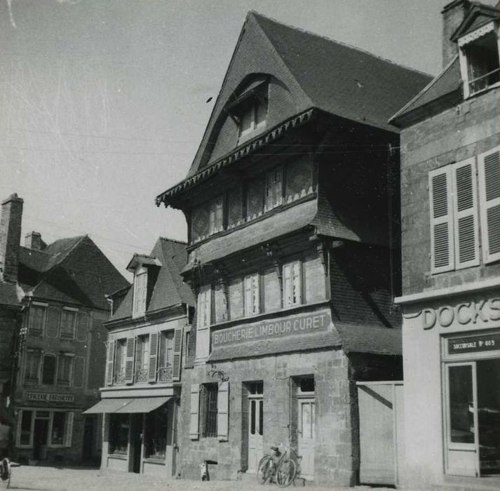 Maison : Façade sur rue, vue générale